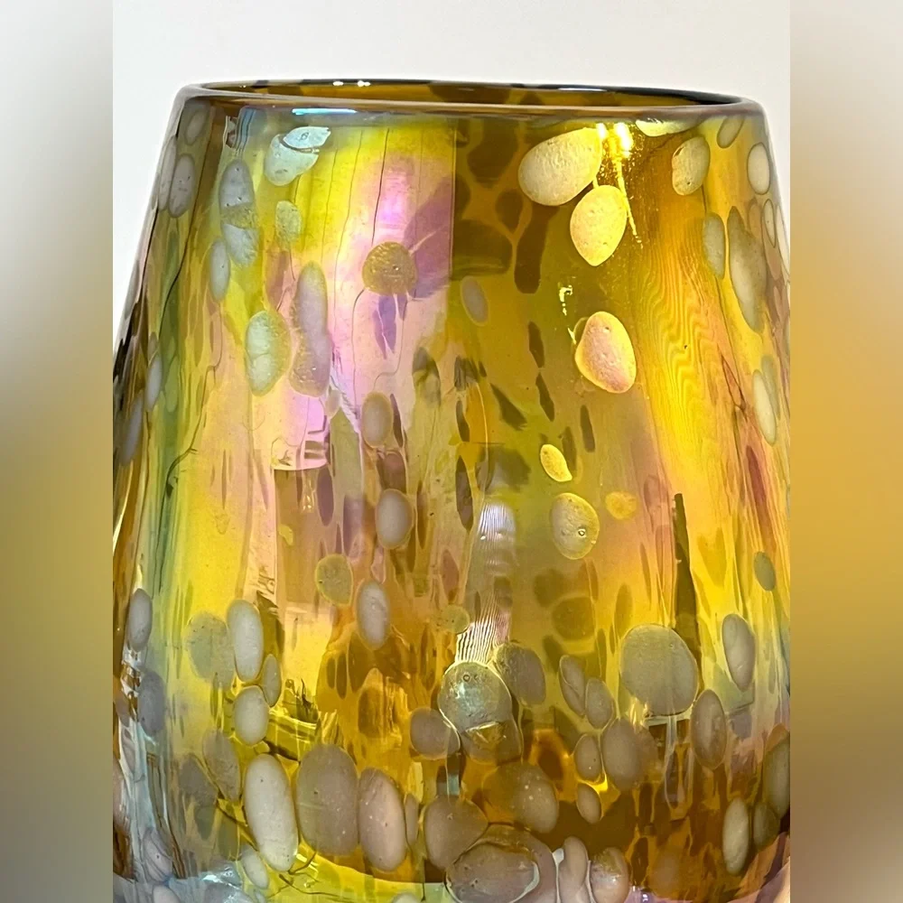 Z Gallerie White Confetti Luste Amber Ribbed Gold Iridescent Hand Blown Vase 9.5